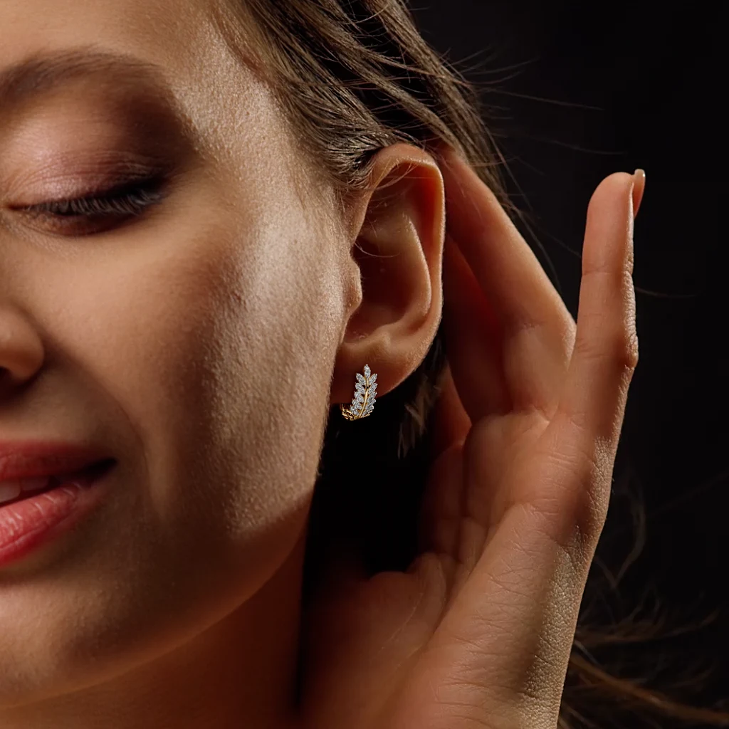 The Vicky Hoop Earrings - alternate view